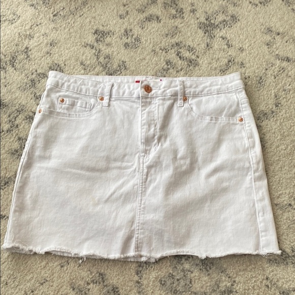 💚 Guess | White Denim Mini Skirt - distressed - Large - Picture 1 of 5